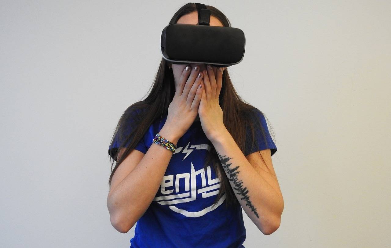 The Future of Virtual Reality in Education: Immersive Learning Experiences and Virtual Classrooms